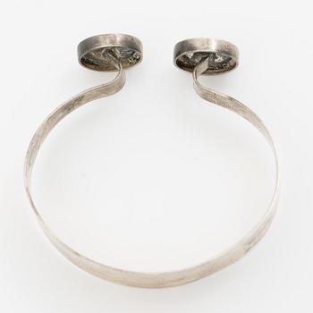 Åke Lindström för Bengt Hallberg, armring, silver.