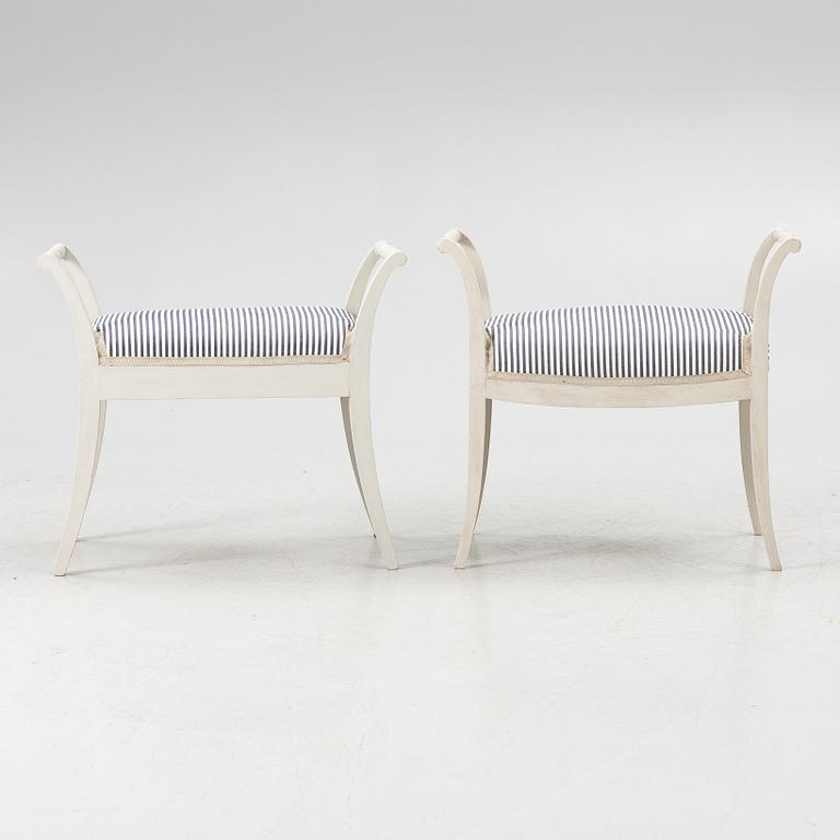 Taburetter, 2 st snarlika, tidigt 1900-tal.