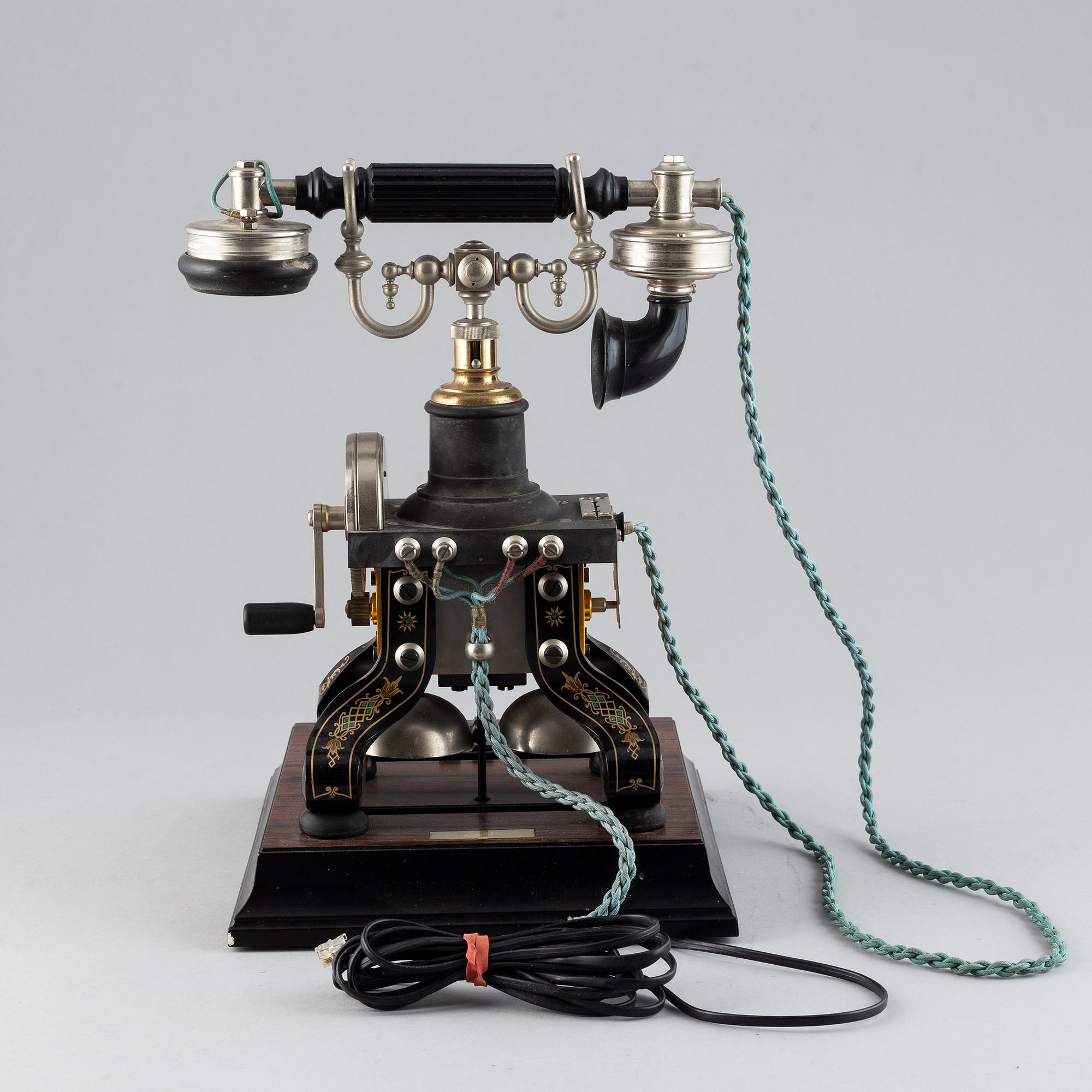 A 1990s table telephone "Taxen" by LM Ericsson.