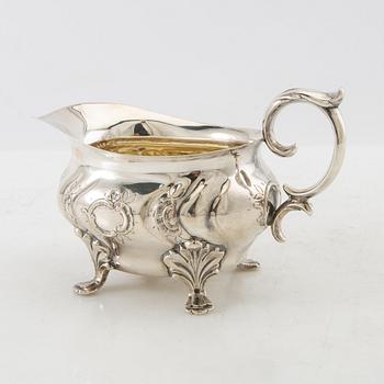Cream jug Rococo style CG Hallberg Stockholm 1951 silver.