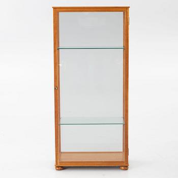 Josef Frank, Display cabinet, model 649, Firma Svenskt Tenn, 2016.
