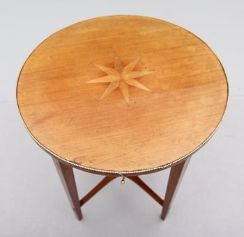 BORD, Louis XVI-stil, 1900-talets första hälft.
