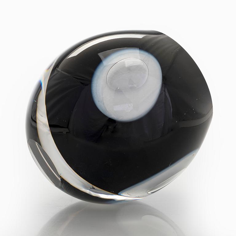 Timo Sarpaneva, a 'Claritas' glass sculpture, signed Timo Sarpaneva Iittala 1986 C 77.