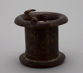 ARMRING, mässing, arkaiserande, Afrika, sannolikt 1800-talets slut.
