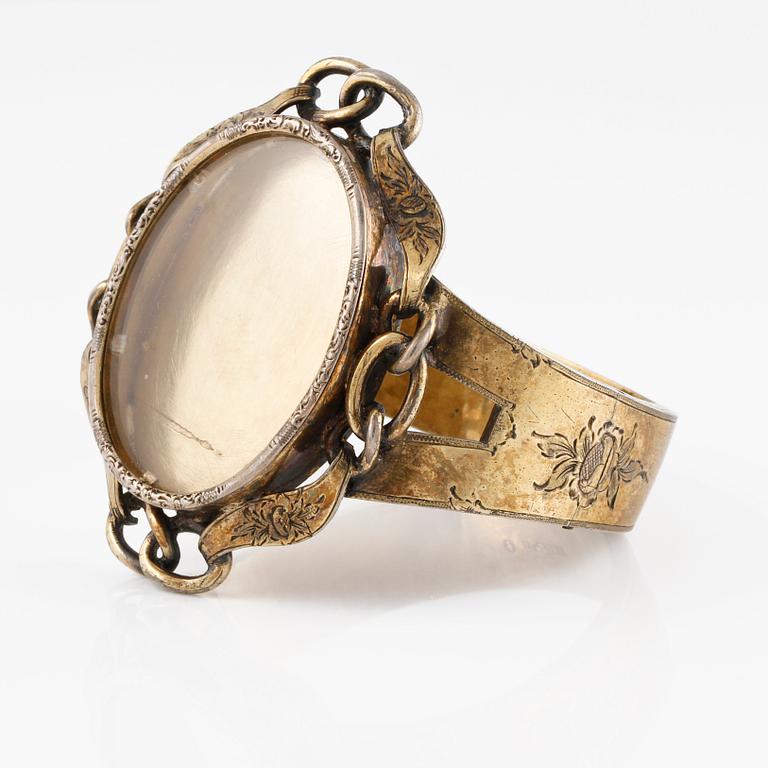 ARMBAND, förgyllt silver, Stockholm, 1860. Vikt 42,3 gram.