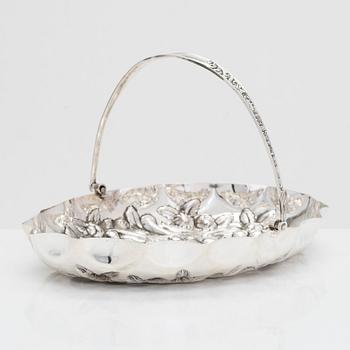 A sterling silver sweetmeat basket, W. G. Keight & Co, Birmingham 1901,