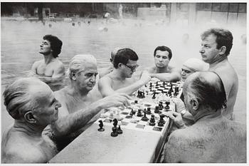 Peter de Ru, "Schack i Széchenyi Baths, Budapest, Ungern, 1982".