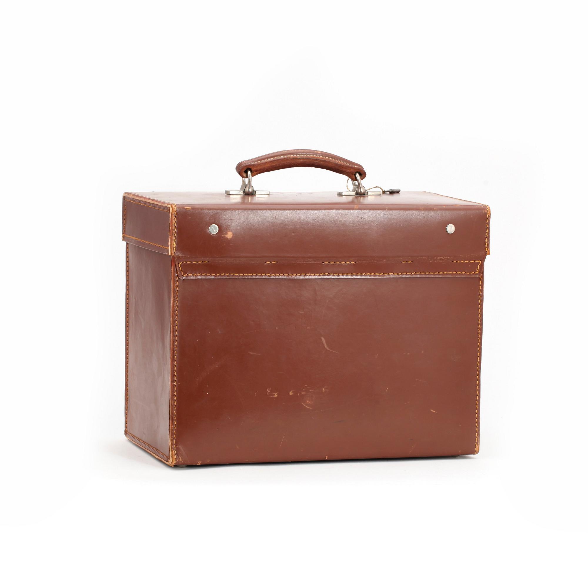 SCOTT & CO, a black felt top hat and leather case.