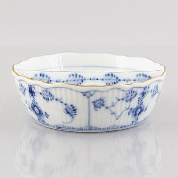 Karamellskål, porslin, Royal Copenhagen, "Musselmalet", modell 1, 1963.