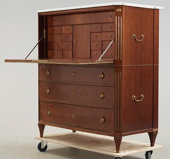 CHIFFONJÉ, sengustaviansk, omkring 1800.