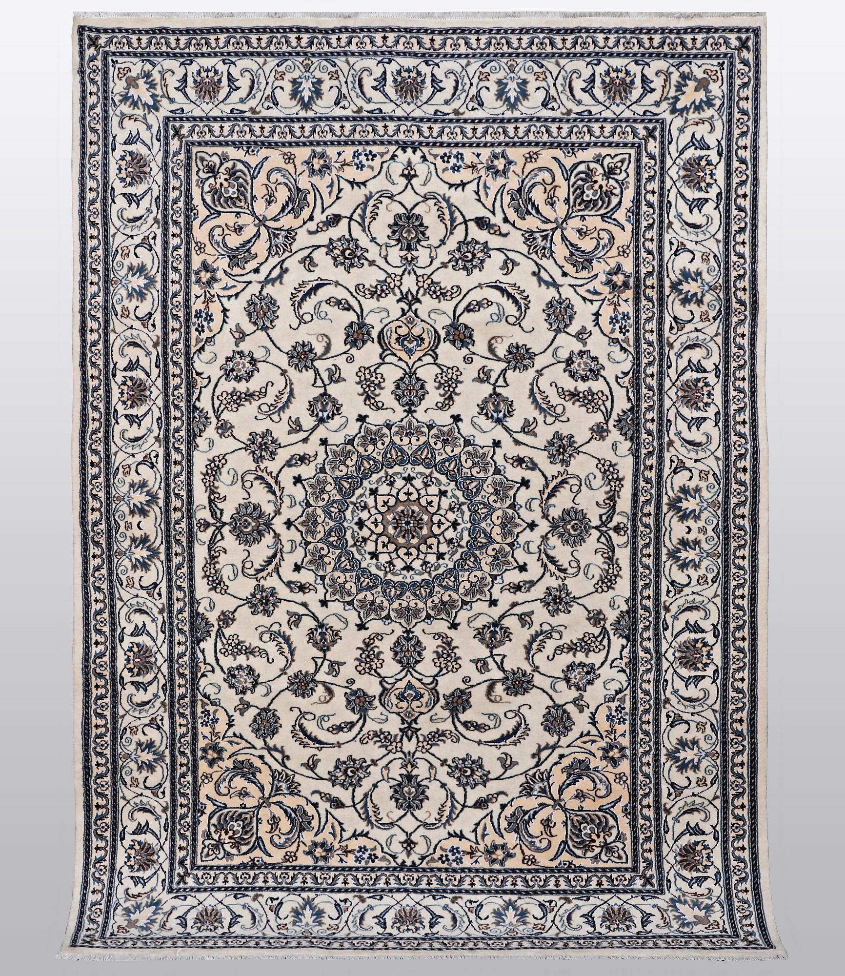Matta, Nain 9 Laa, part silk, ca 310 x 203 cm.