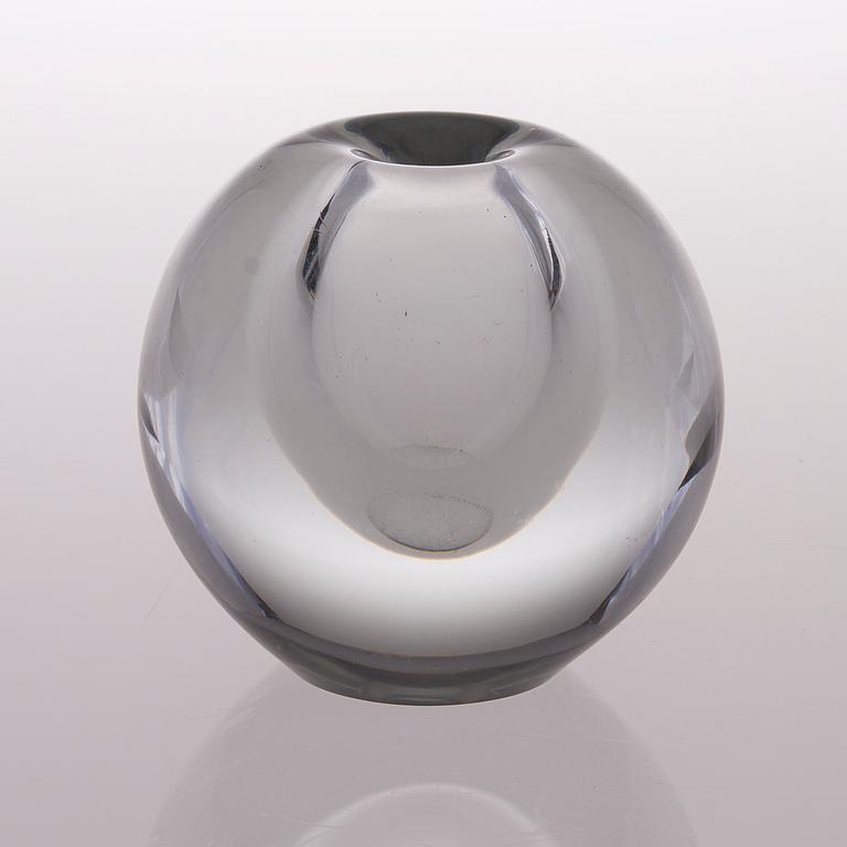 TIMO SARPANEVA, ART GLASS VASE. Signed Timo Sarpaneva iittala -55.