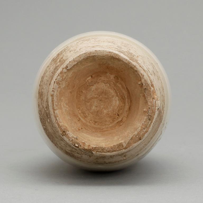 VAS, porslin, Kina, möjligen Tang dynastin (618-907).