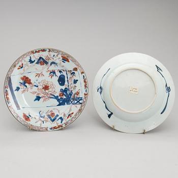 Chinese 18th-Century porcelain dishes, four pairs of dishes and two single soup bowls.