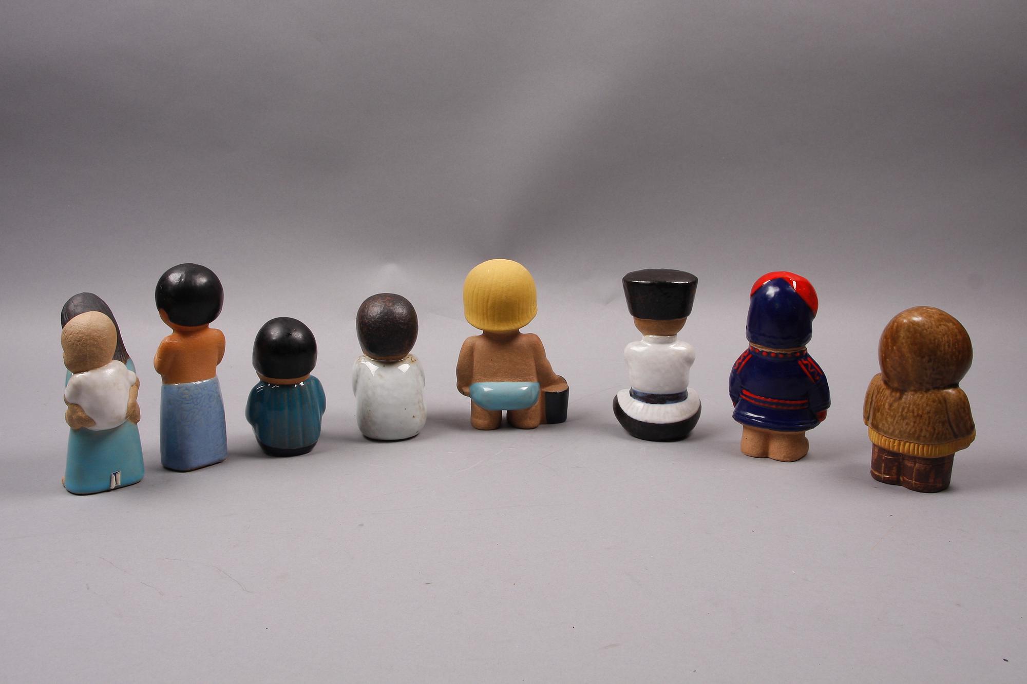 FIGURINER, 8 st, stengods, "All världens barn", Lisa Larson.