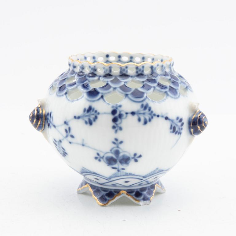 Royal Copenhagen, Skål, porslin, "Musselmalet helblonde", Danmark, 1900-tal.