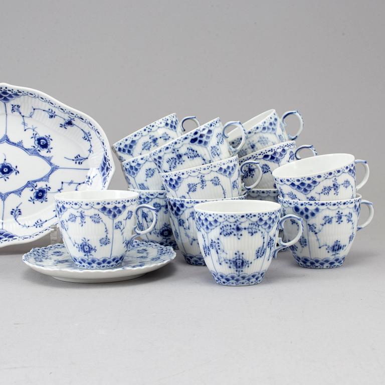 ROYAL COPENHAGEN, kaffeservis, 16 delar, porslin. "Musselmalet" Halvblonde, Danmark, 1900-talets andra hälft.