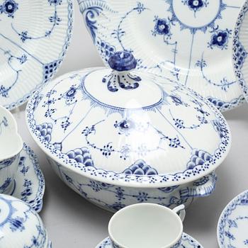 63 pieces of porcelain tableware from Royal Copenhagen, model "Musselmalet", second half of the 20th century.