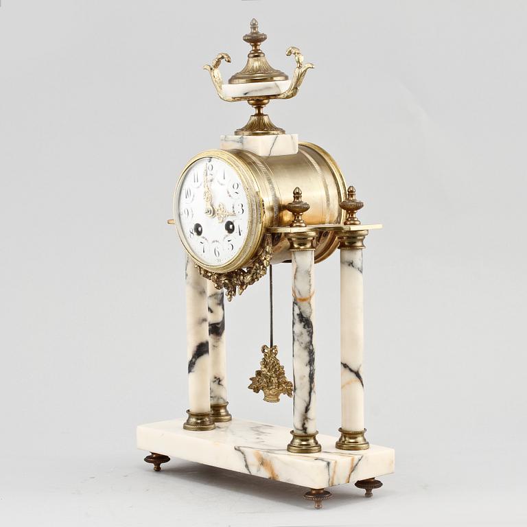 BORDSUR, gustaviansk stil, omkring 1900-talets mitt.