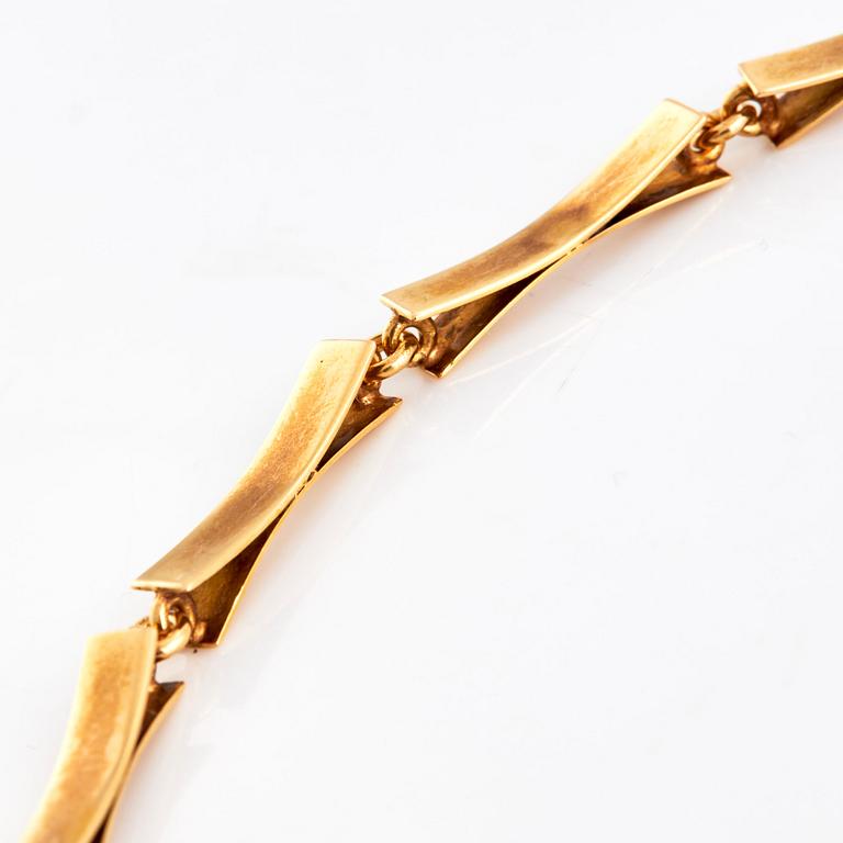 Bengt Liljedahl, An 18K gold necklace, Stockholm 1989.