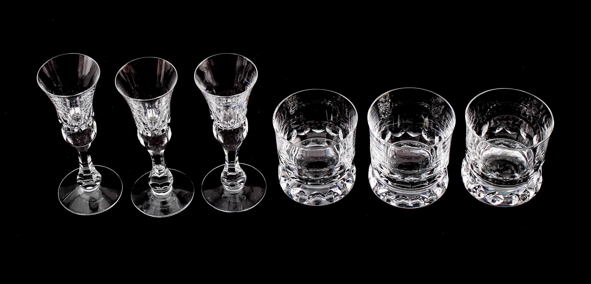 WHISKYGLAS 6 st och SNAPSGLAS 4 st, "Prince", Göran Wärff, Kosta.