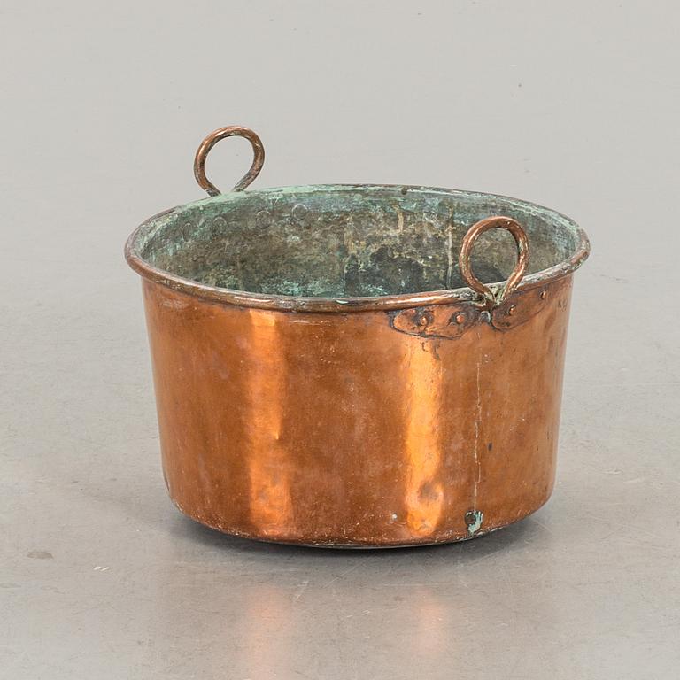 A copper kettle first half of 19th century,