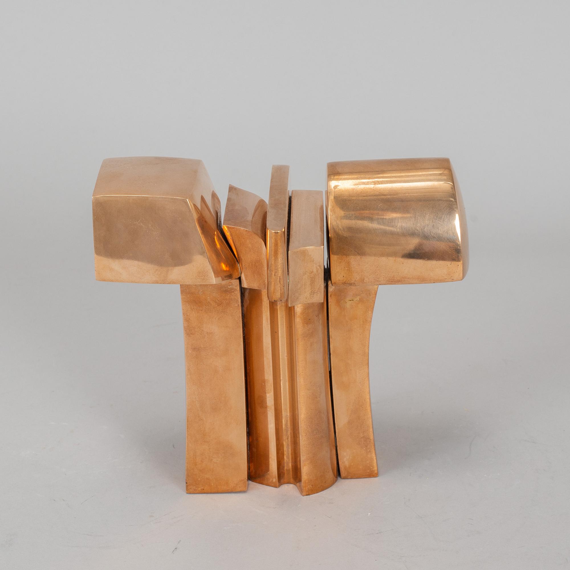 JOSÉ LUIS SANCHEZ, sculpture, bronze, signed J L SANCHEZ and numbered 1000/210.