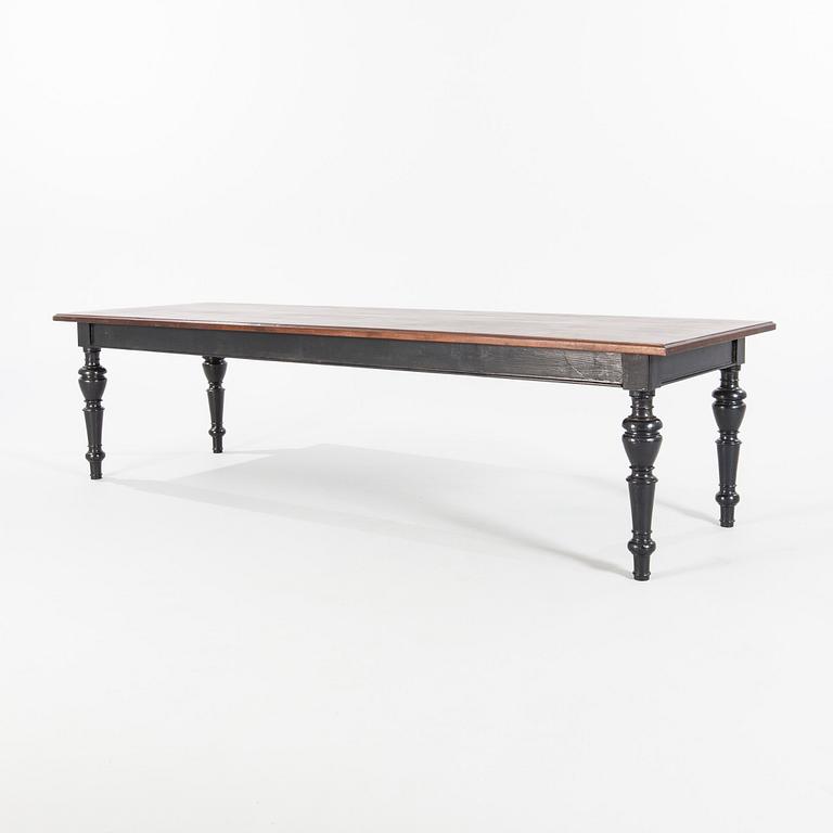 Bord, modern tillverkning.