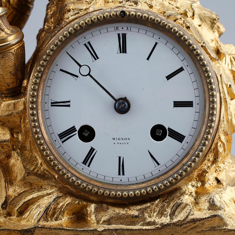 BORDSPENDYL, förgylld brons, Frankrike, 1800-talets andra hälft.