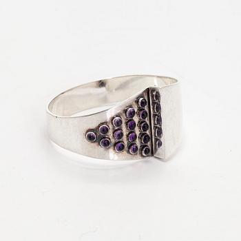 Veikko Reinikka, bracelet, cabochon-cut amethysts, silver, 1962.