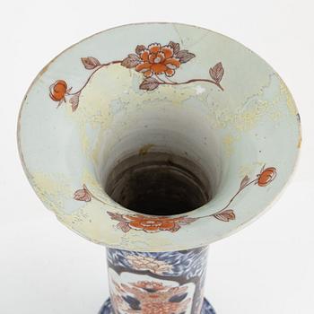 Vaser, 2 st, Japan och Kina, 1900-tal.
