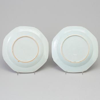 A pair of 'double peacock' dishes, Qing dynasty, Qianlong (1736-95).