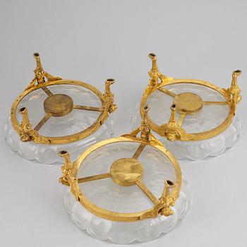 UPPSATSSKÅLAR tre stycken, 1800-talets andra hälft, empirestil.