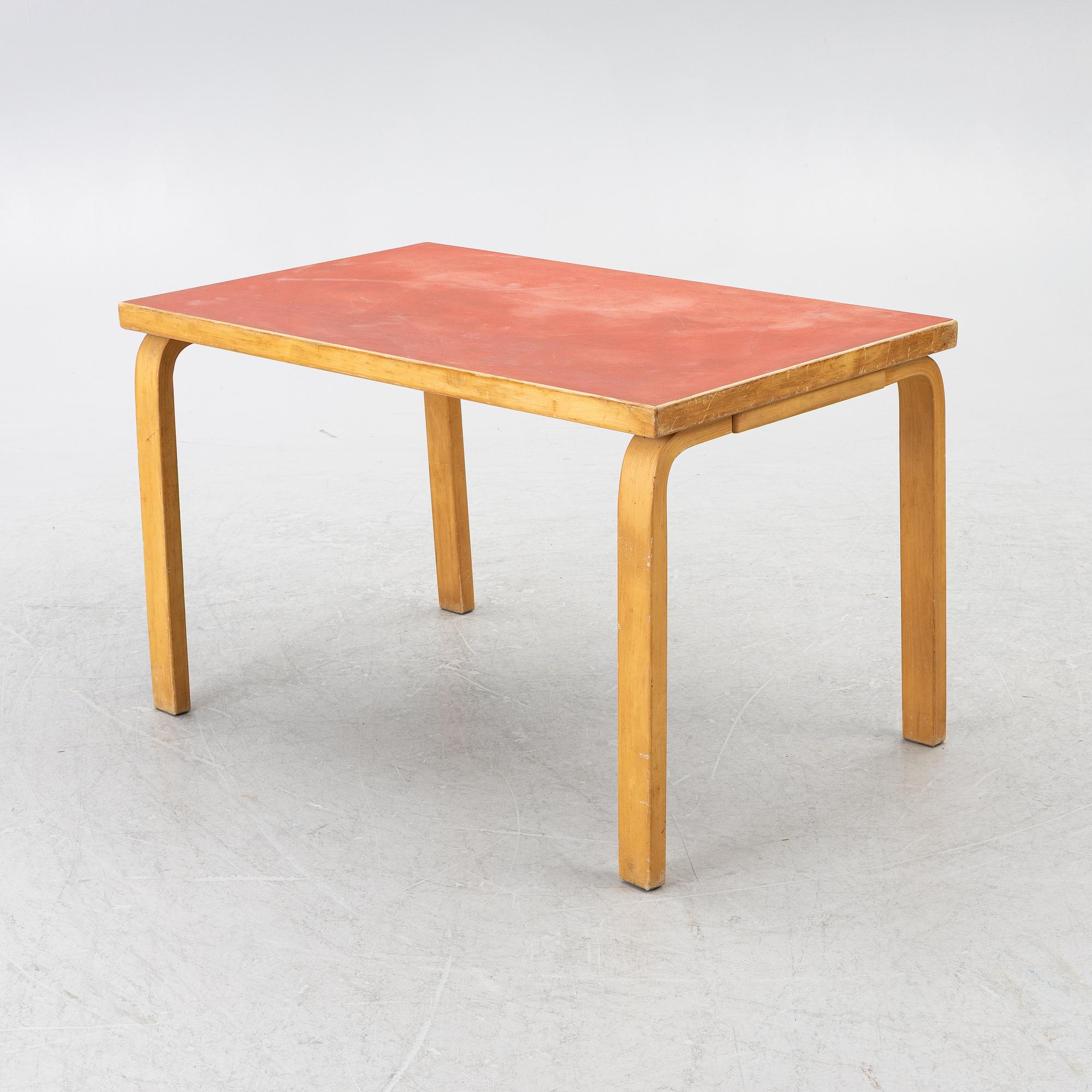 Alvar Aalto, a set of four model N65 children's chairs with table, Artek, Finland.