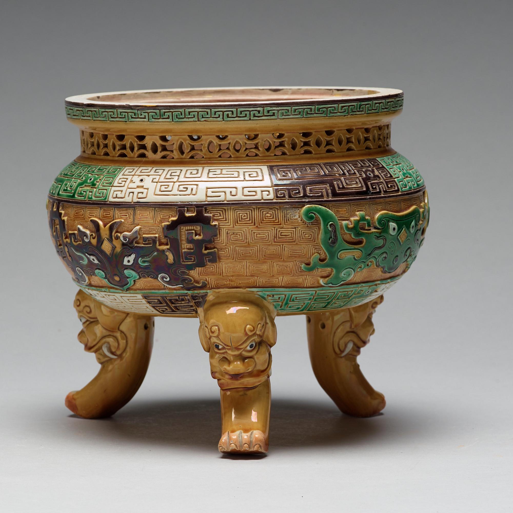 A tripod censer, China, presumably late Qing dynasty, circa 1900.