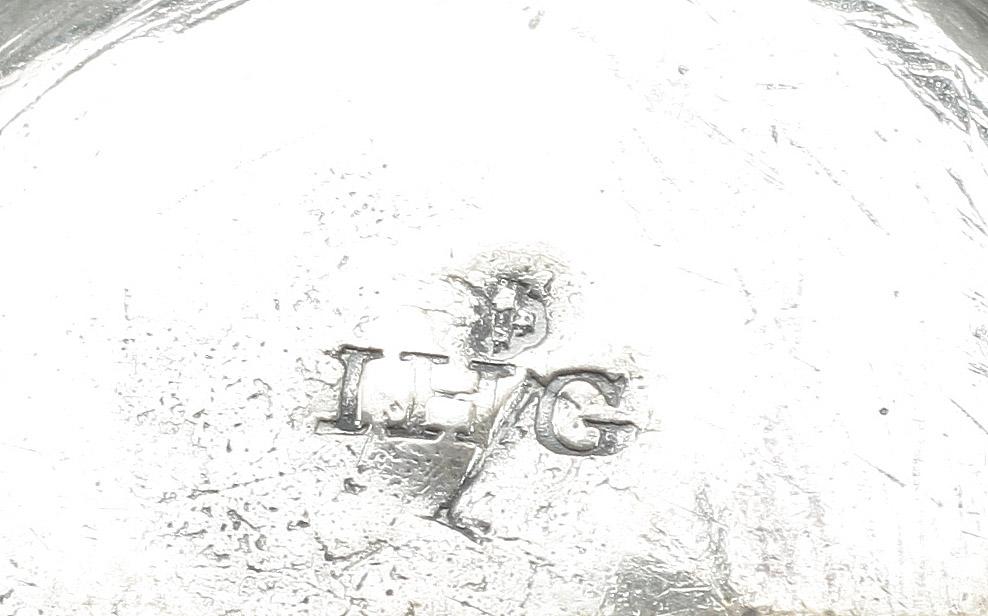TUMLARE, 2 st, silver, ostämplad resp med oidentifierad stämpel, Sverige. Totalvikt ca 50 gram.