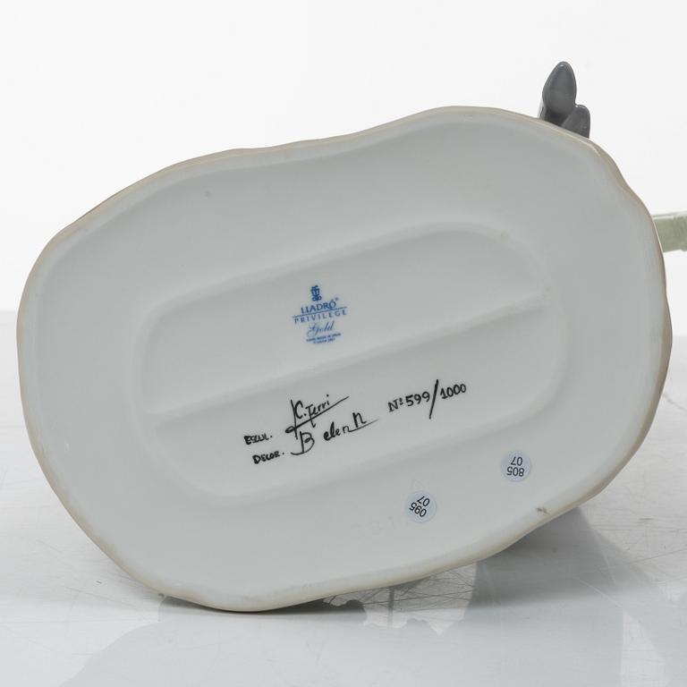 Juan Carlos Ferri Herrero, figurin, "Swing into spring", Lladró, Spanien, 2007 - 2011.