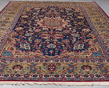 A CARPET, Najafabad, signerad Esfahan Habib, ca 493 x 297 cm.