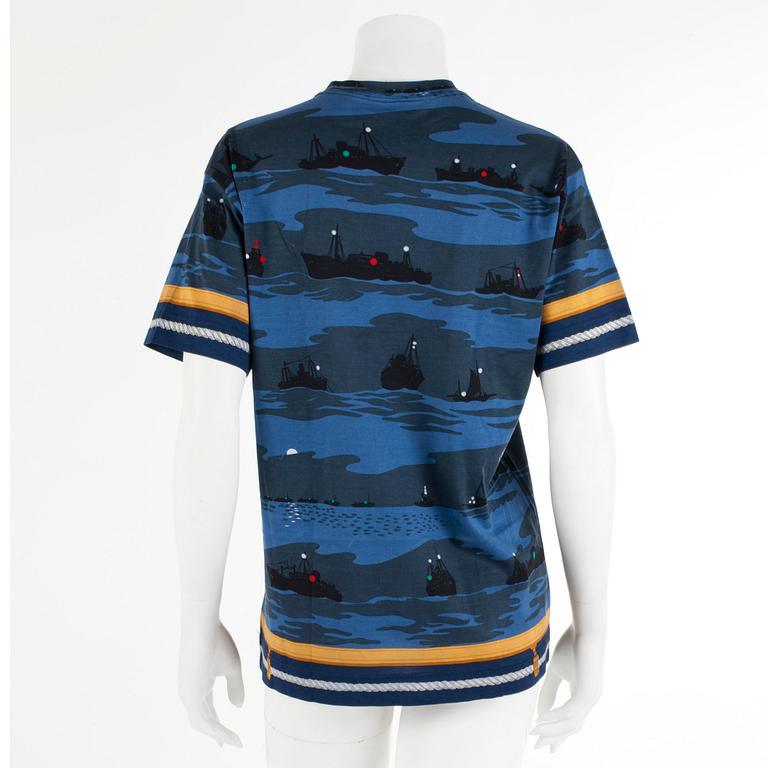 HERMÈS, a blue printed cotton t-shirt. Size M.