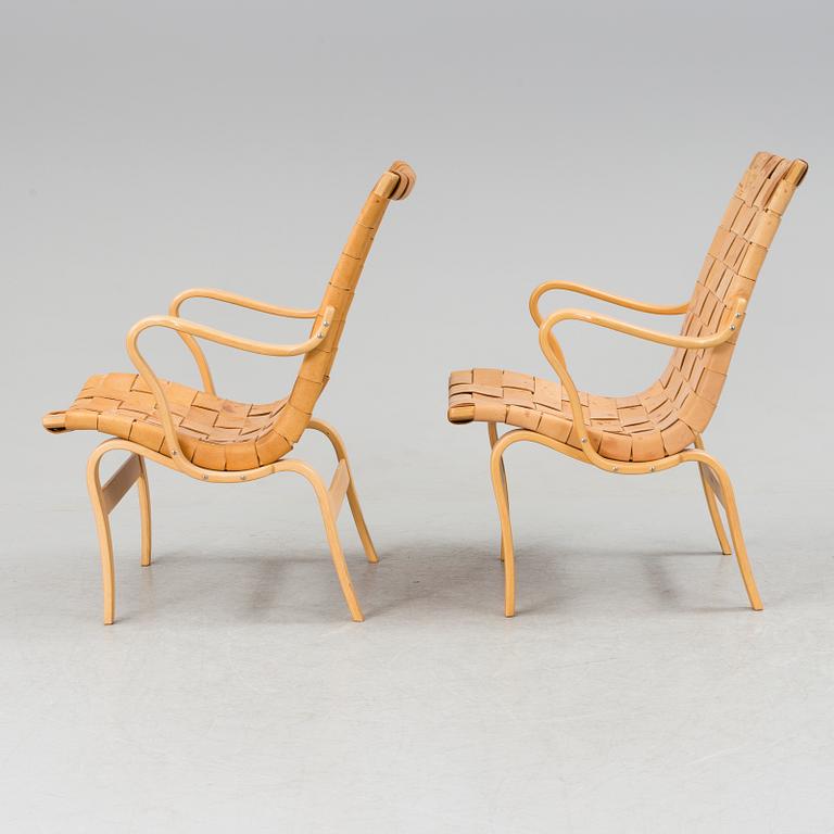 BRUNO MATHSSON, karmstolar, ett par, "Eva", Firma Karl Mathsson, Värnamo, 1976.