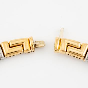 A Bulgari necklace "Monete" in 18K gold with an ancient coin.