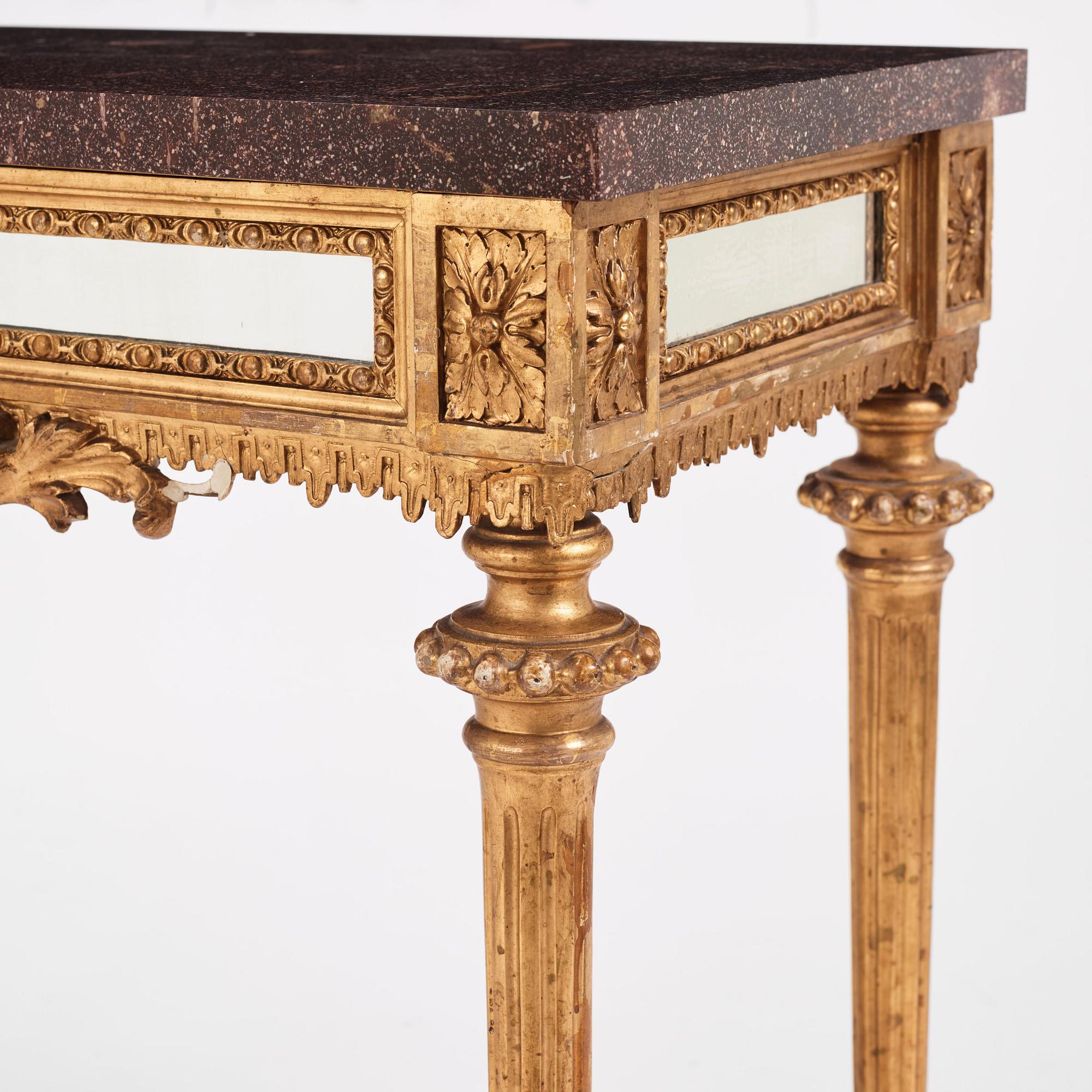 A porhyry stone top from Älvdalens porfyrverk, early 19th century.