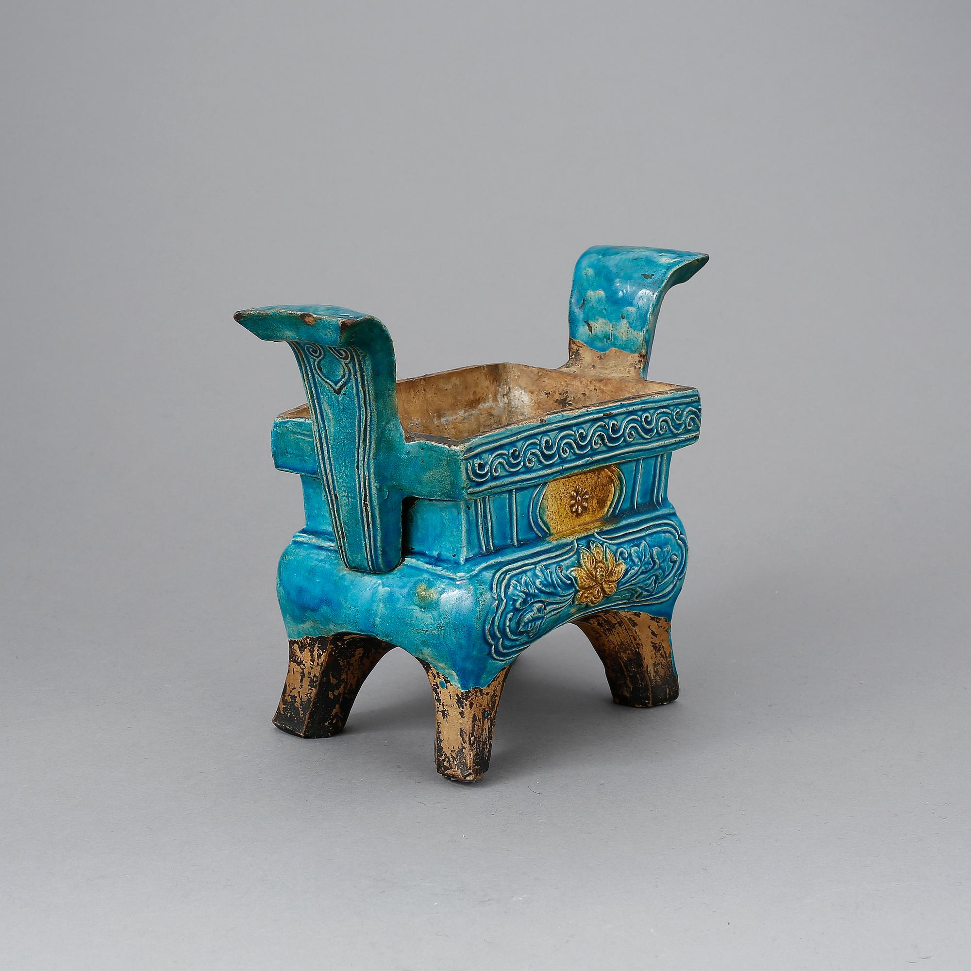 RÖKELSEKAR, lergods, Kina, troligen Mingdynastin.