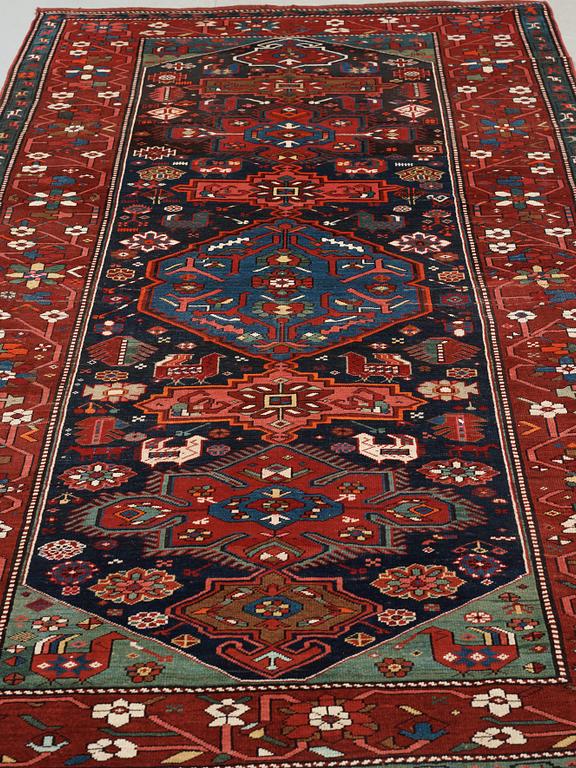 SEMI-ANTIQUE KARABAGH. 319,5 x 168,5 cm.