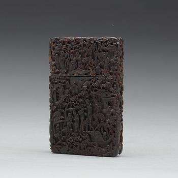 A tortoiseshell card case, Qing dynasty, 19th century.