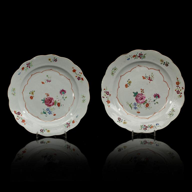 TALLRIKAR, ett par. Porslin, Kina Qianlong, 1700-tal.