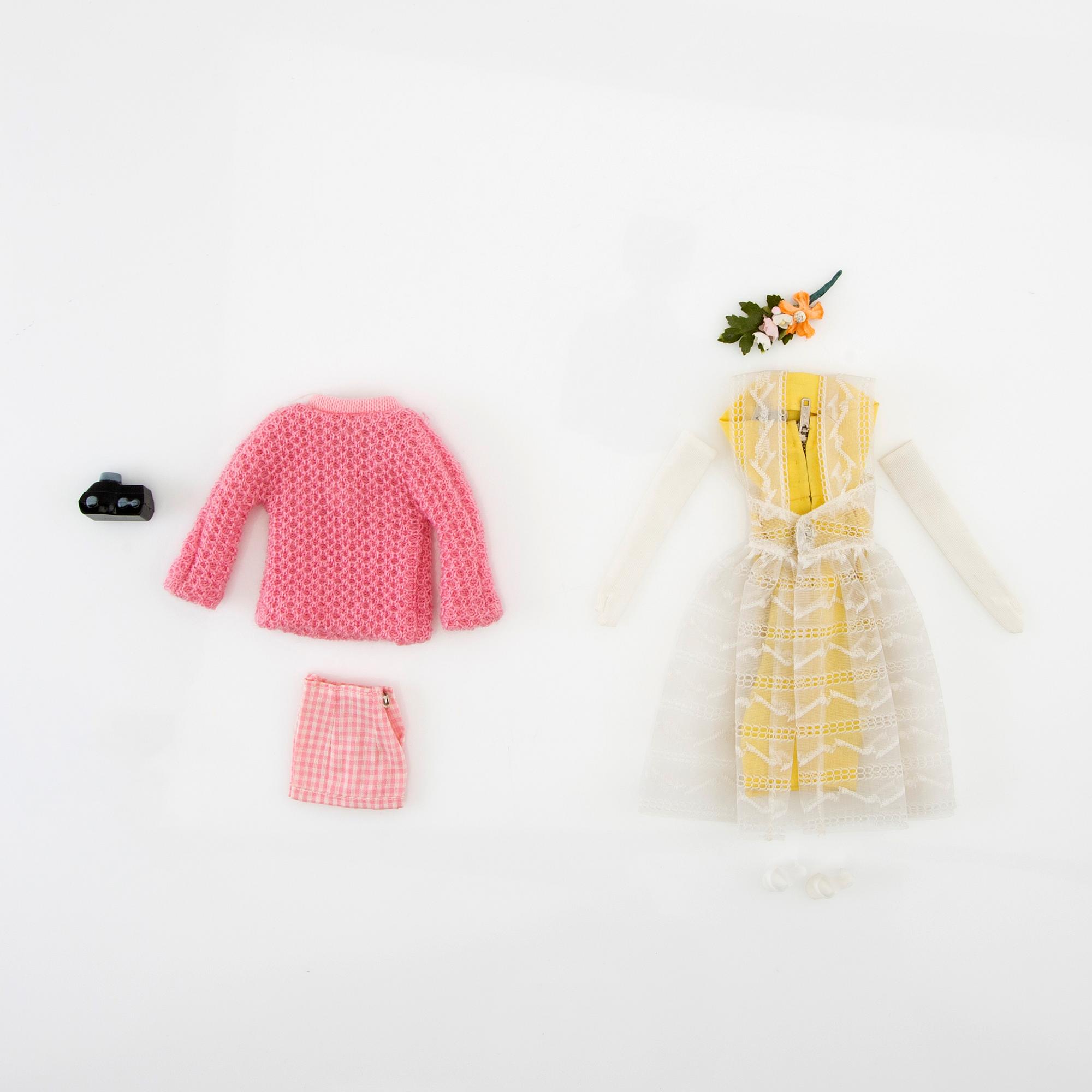 Barbie & Midge, dolls 3 pcs, vintage Mattel 1960s. original box, clothes and 2 wigs.