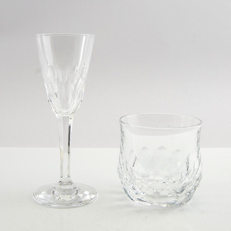 Sigurd Persson, Service 61 pcs "Carl Gustaf" Orrefors 1970s.