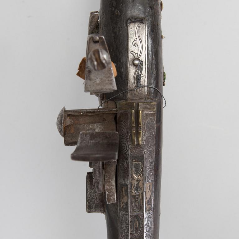 A NORTH AFRICAN FLINTLOCK GUN, 19th century.