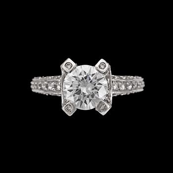 884. A brilliant cut diamond ring, 2.01 cts.